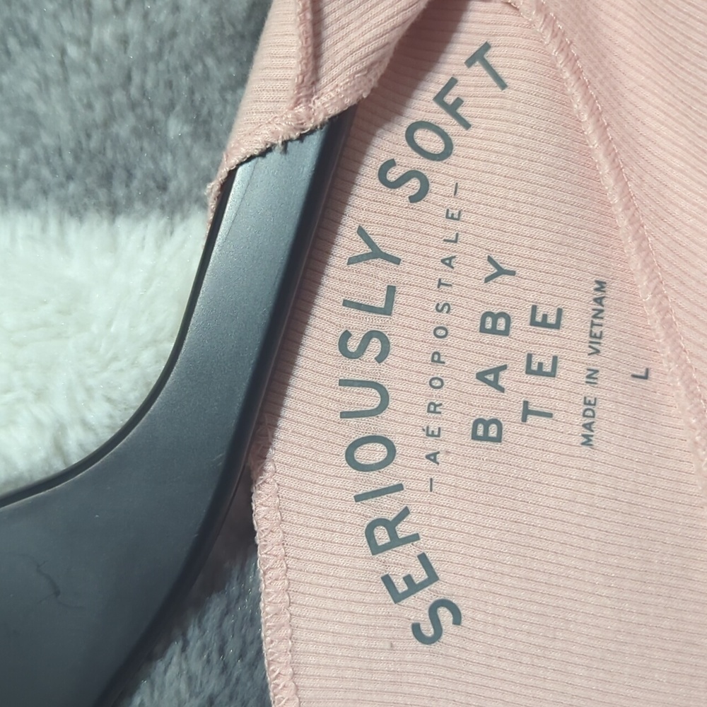 Aeropostale Pink Crop Top - Picture 3 of 5